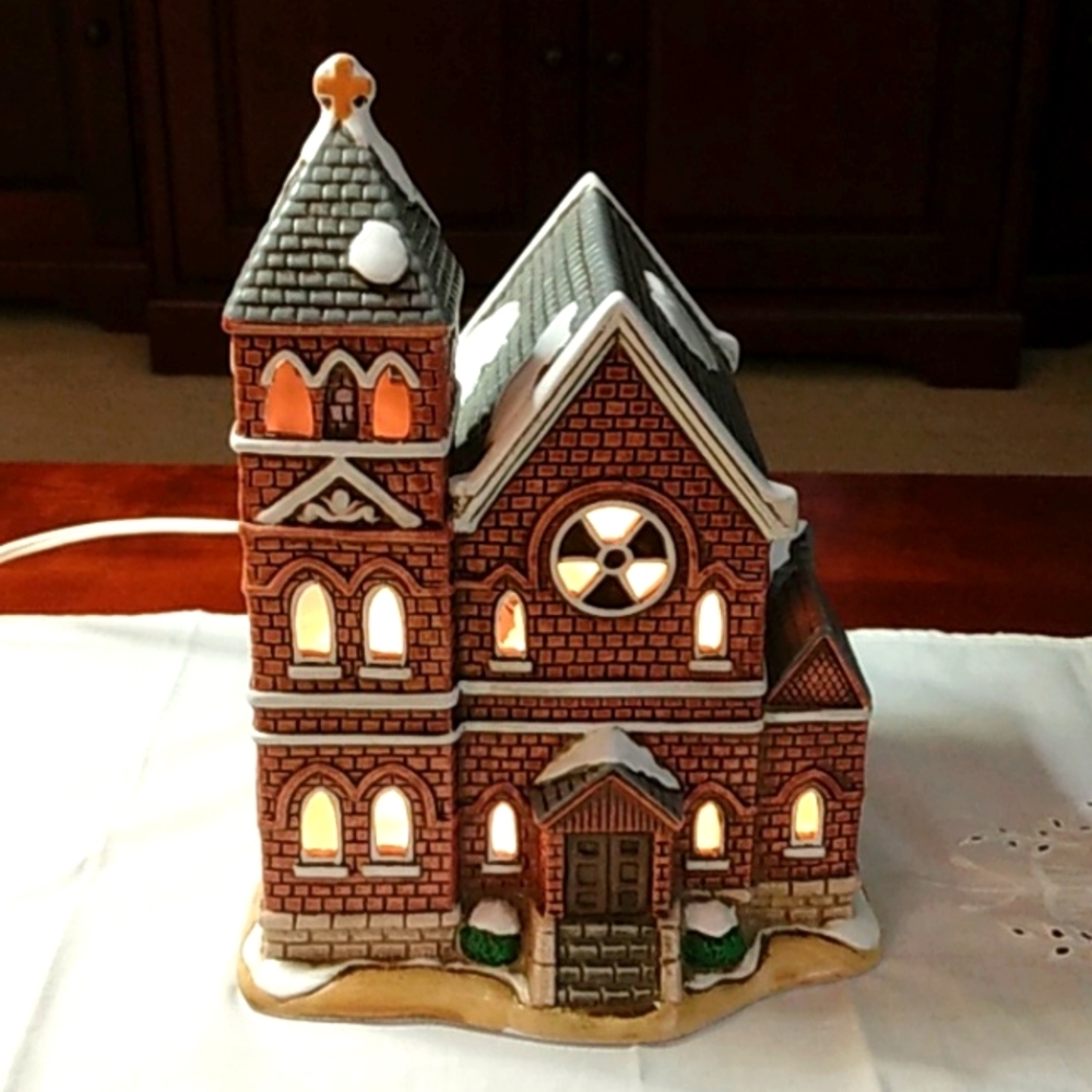 Christmas Village Main Street Church from Lefton's Colonial Village 1991